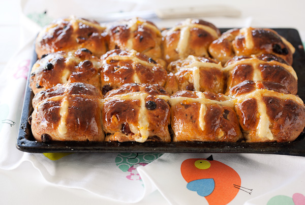 How To Make Perfect Hot Cross Buns Recipes For Food Lovers Including Cooking Tips At 0915