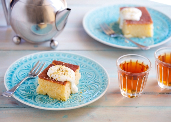 Free Photo | Homemade turkish dessert semolina cake.